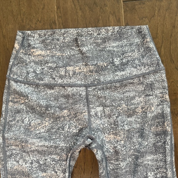 Lululemon Patterned Gray Leggings - Picture 8 of 13